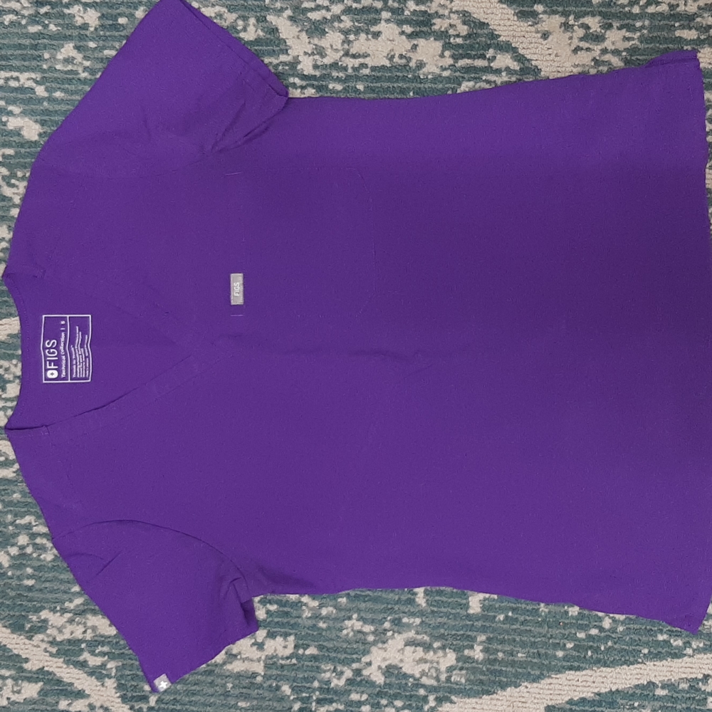Small Ultraviolet Figs scrub top